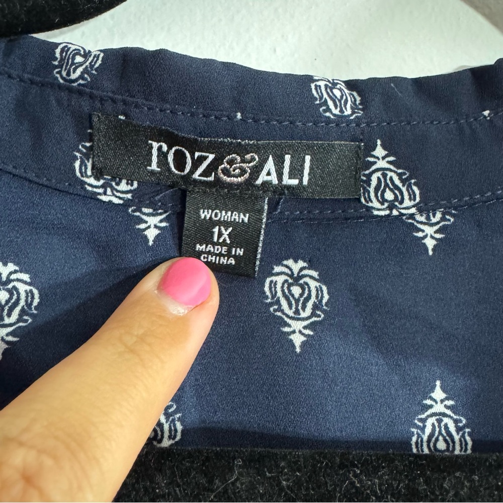 Roz & Ali Navy Blue Short Sleeve Button Up Blouse, Women’s Size 1X - Picture 2 of 4